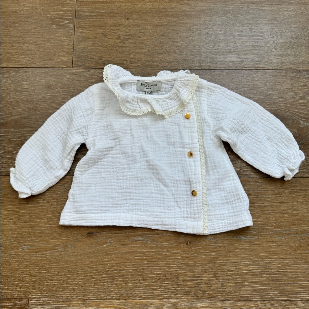 Petite Lucette Paris Baby collared lace trim shirt w/ gold buttons| size 9M